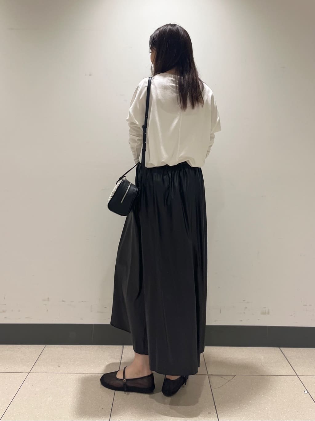 shokoさんの「INDIVI｜【UVケア】プリントフォトロングTシャツ」を使ったコーディネート