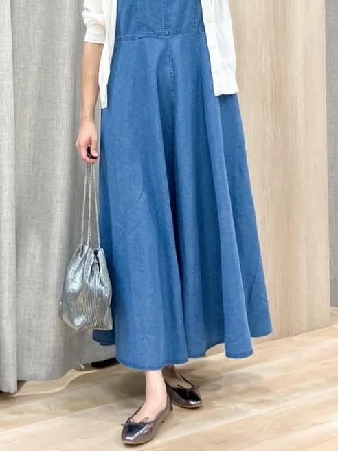Keiさんの「grove｜さっと二の腕カバー　大人な抜け感シアーラグランVネックカーデ」を使ったコーディネート