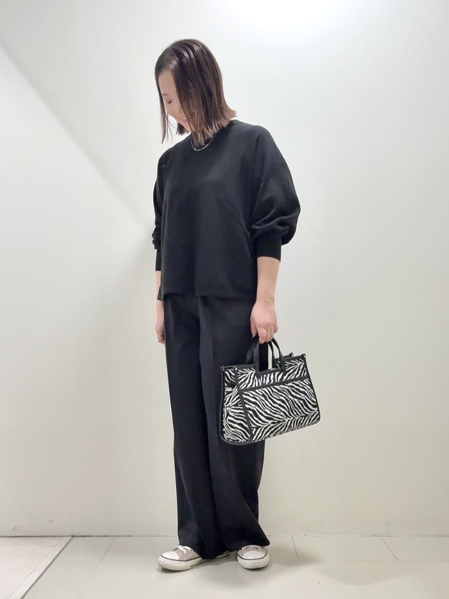 YUIさんの「UNTITLED｜【洗える/はっ水/後ろウエストゴム】ストレッチ2タックワイドパンツ」を使ったコーディネート