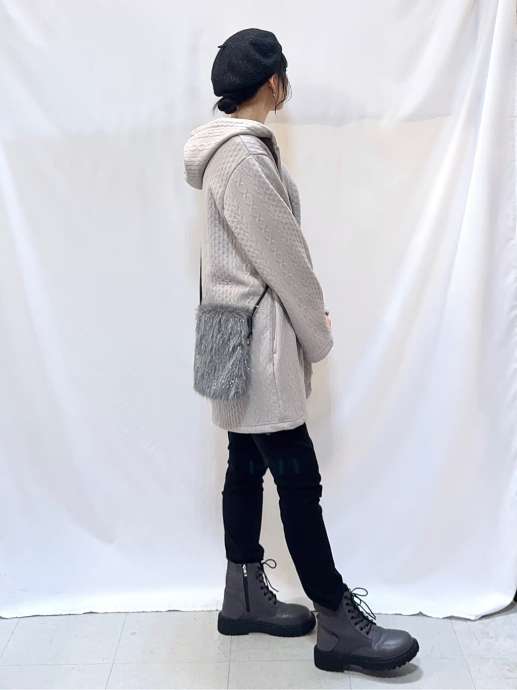 𝐇𝐢𝐫𝐨𝐦𝐢さんの「SHOO･LA･RUE｜【洗濯機可/S-LL】フィット感が心地よい ハイパーストレッチスキニー裏起毛」を使ったコーディネート