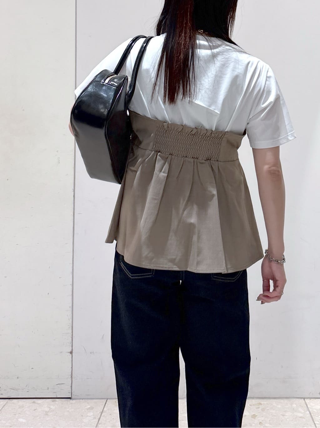 mameさんの「OPAQUE.CLIP｜タックビスチェドッキングカットソー【洗濯機洗い可】」を使ったコーディネート