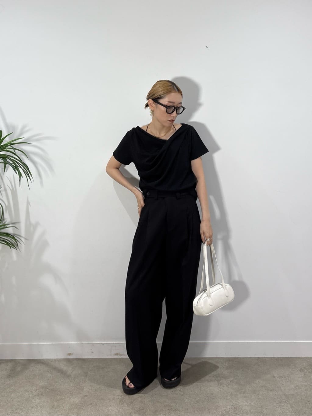 kotakiさんの「INDIVI｜ドレープクロップドカットソー」を使ったコーディネート