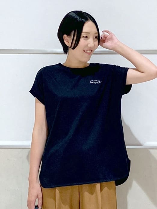 eriko さんの「Dessin｜【洗える】フレンチスリーブロゴ入りTシャツ」を使ったコーディネート