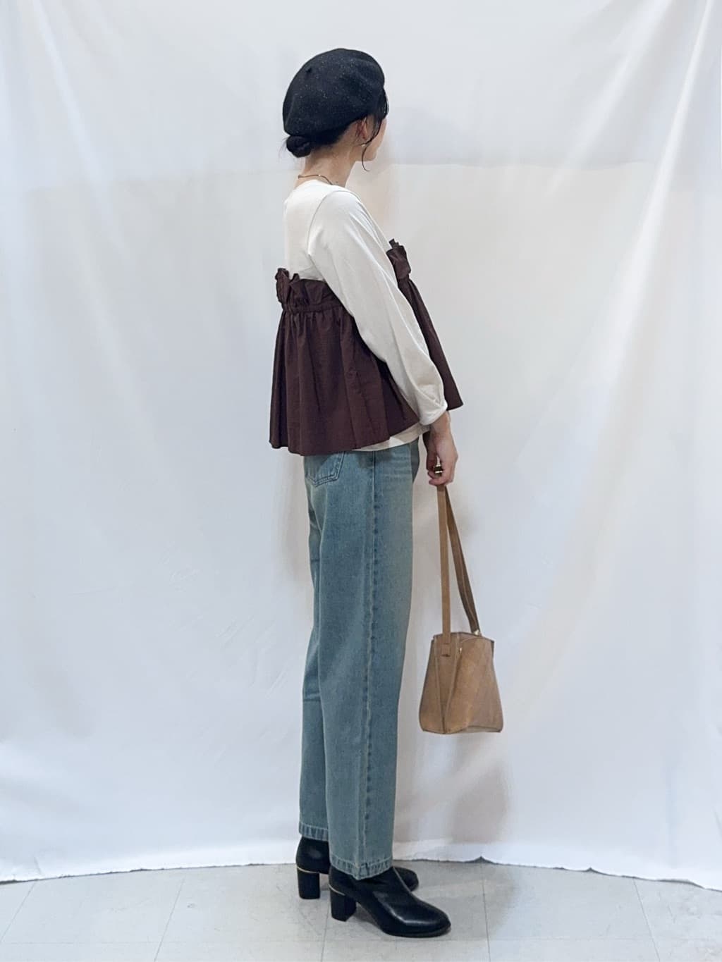 𝐇𝐢𝐫𝐨𝐦𝐢さんの「SHOO･LA･RUE｜【洗濯機可/S-LL】1枚で華やか フリルドッキングトップス」を使ったコーディネート