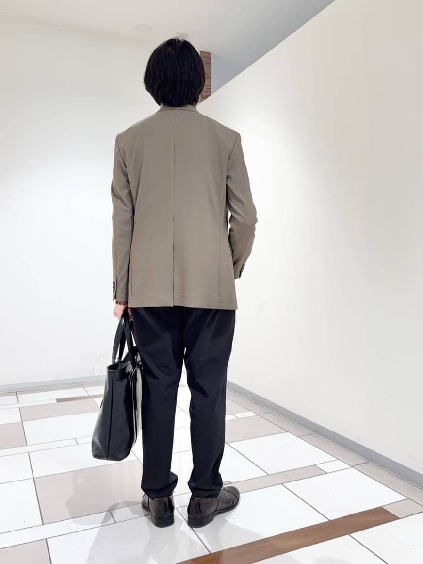及川さんの「TAKEO KIKUCHI｜【360&deg;ストレッチ／セットアップ対応】None Of Stress ジャケット」を使ったコーディネート