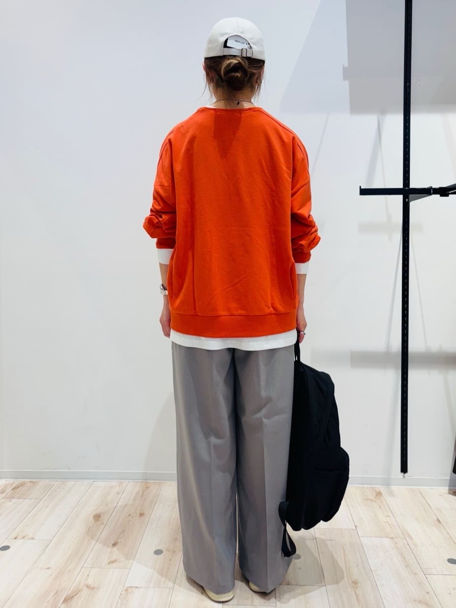まっちさんの「SHOO･LA･RUE｜グラフィックアソート ベーシックロンT」を使ったコーディネート