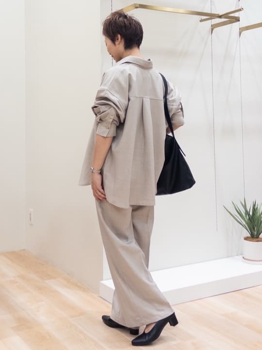 シュウコさんの「grove｜【カセット服/選べる着丈】洗濯機で洗えるオーバーシャツ」を使ったコーディネート