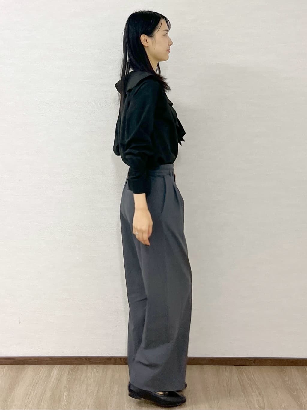 sachikoさんの「OPAQUE.CLIP｜ベルト付きタックワイドパンツ【洗濯機OK】」を使ったコーディネート
