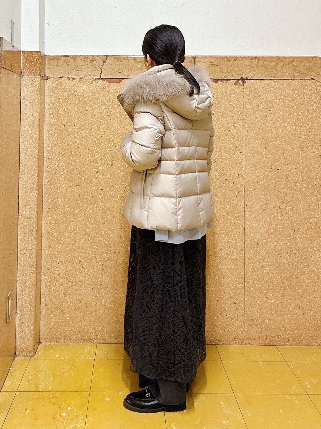 hattoriさんの「INDIVI｜【名品／撥水／抗菌防臭】ショート丈リサイクルダウンコート」を使ったコーディネート