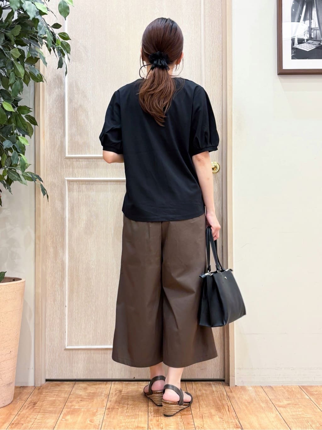 なみさんの「SHOO･LA･RUE｜【S-LL/ひんやり/UV】スキッパーネックで女性らしい きれい見えトップス」を使ったコーディネート