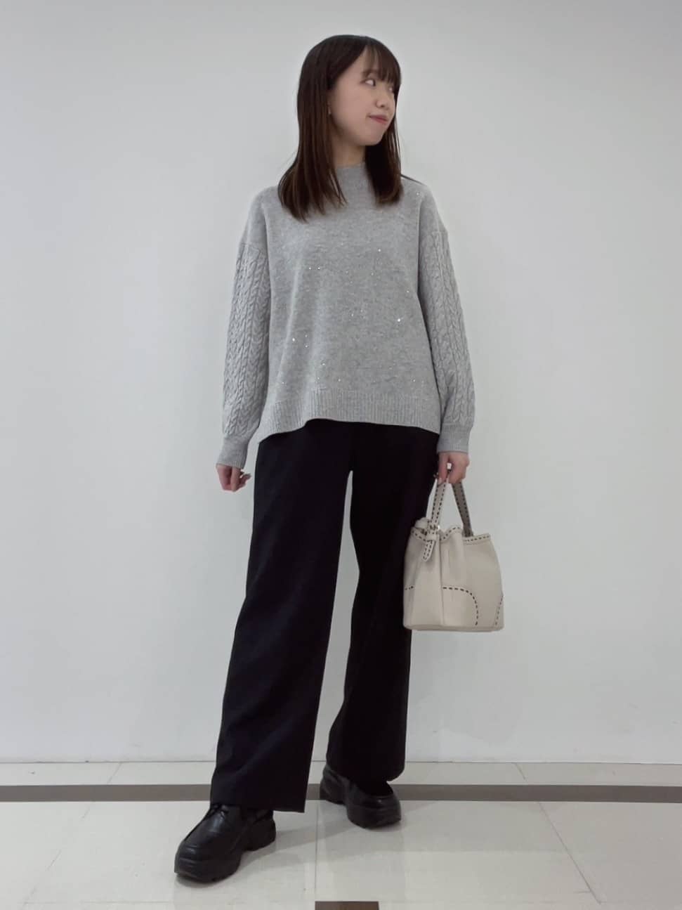 yukaさんの「Reflect｜【一枚で着映え◎／ゆったりシルエット】ラメ&times;スパンコールウール混ニット」を使ったコーディネート