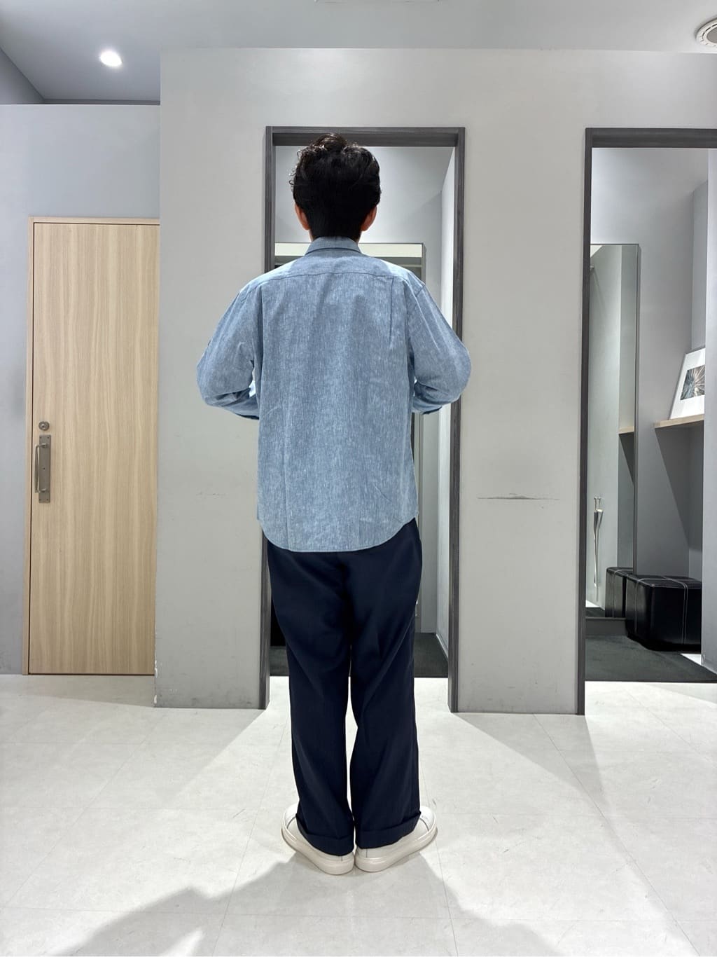 わいずみさんの「TAKEO KIKUCHI｜【多機能・軽量】シャドーライン リュック」を使ったコーディネート