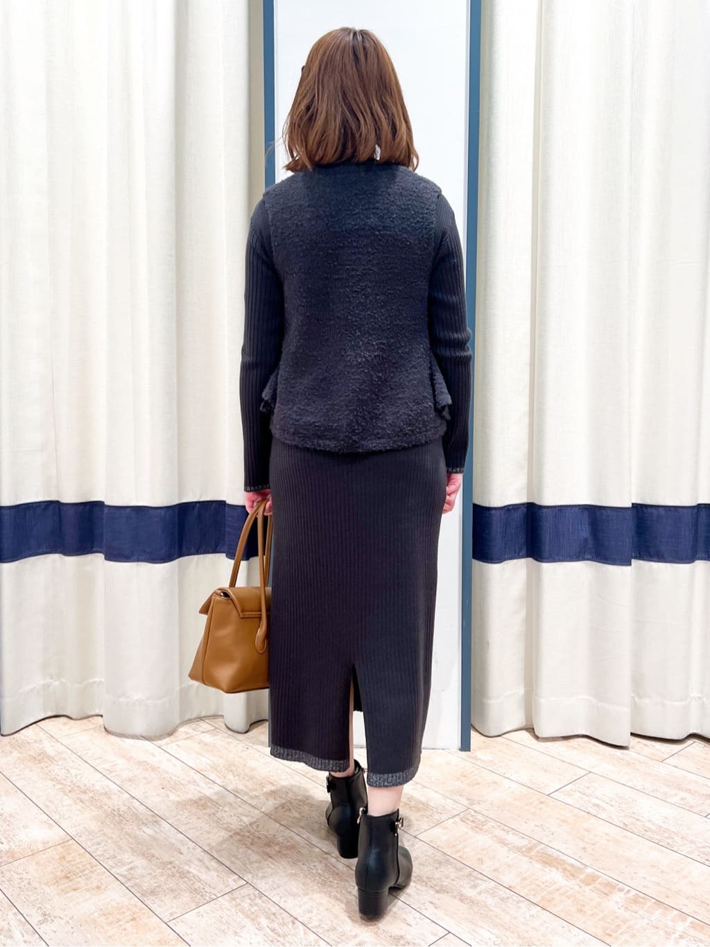 SAYAKAさんの「grove｜【2点SET/体型カバー】一枚で決まる、ペプラムベスト&times;ニットワンピース」を使ったコーディネート