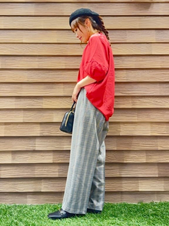 himiさんの「SHOO･LA･RUE｜【S-LL/洗濯後しわになりにくい】ランタンスリーブで女性らしく 5分袖スキッパーブラウス」を使ったコーディネート