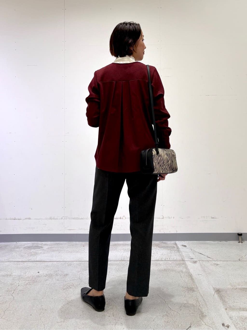 yuriさんの「INDIVI｜【ウール混ラメ素材】Vネック煌めきニット」を使ったコーディネート