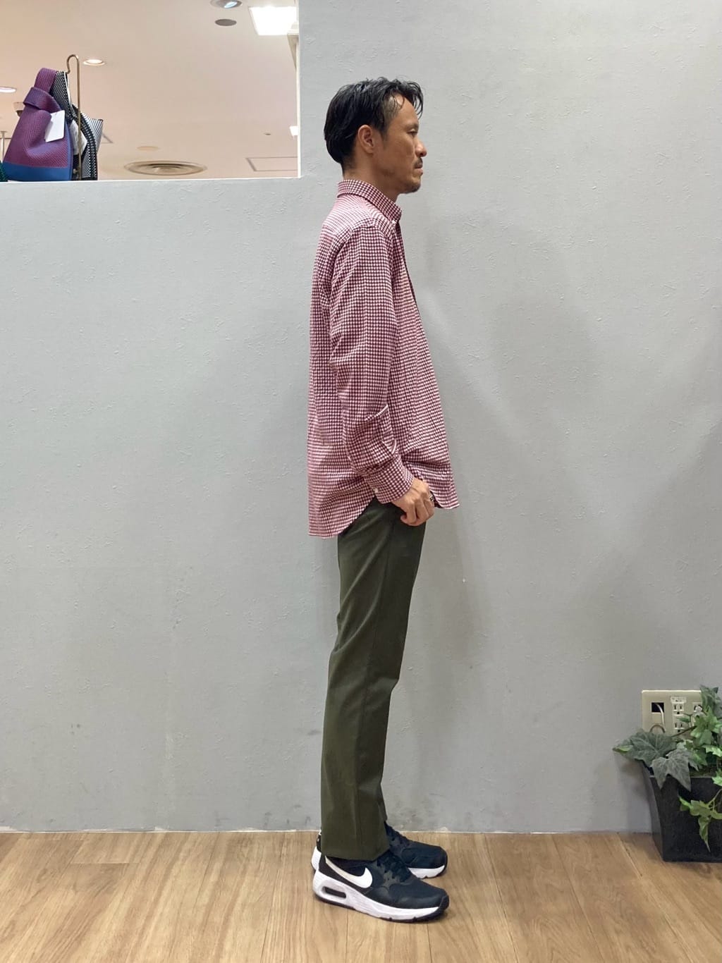 シュンさんの「TAKEO KIKUCHI｜【抗菌防臭/シーズンレス】シアサッカーギンガムチェック ストレッチシャツ」を使ったコーディネート