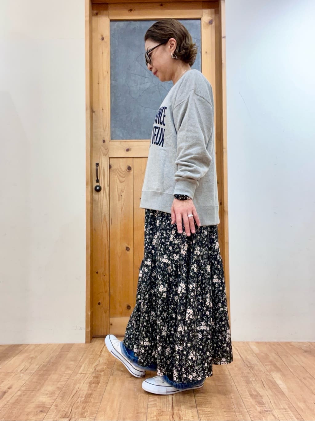 ゆみさんの「SHOO･LA･RUE｜【前後2WAY】1枚で着映える フラワープリント マキシワンピース」を使ったコーディネート