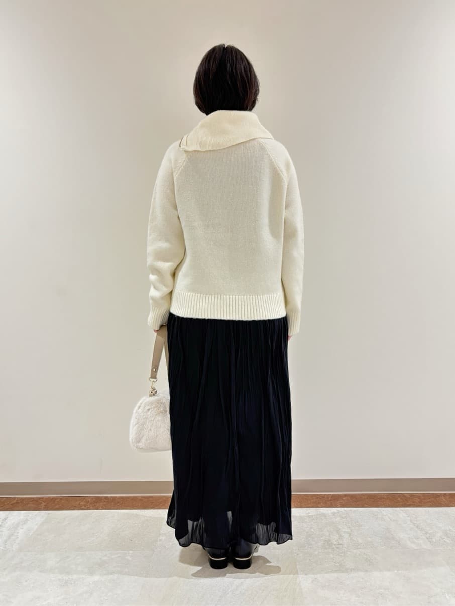 marikoさんの「grove｜サイドジップカラーニットプルオーバー」を使ったコーディネート