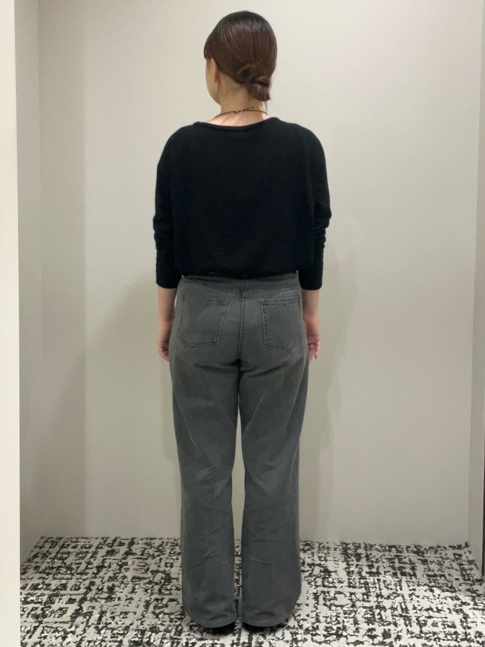 ELENAさんの「UNTITLED｜【8色展開/体型カバー】魅せるタイムレスニット」を使ったコーディネート