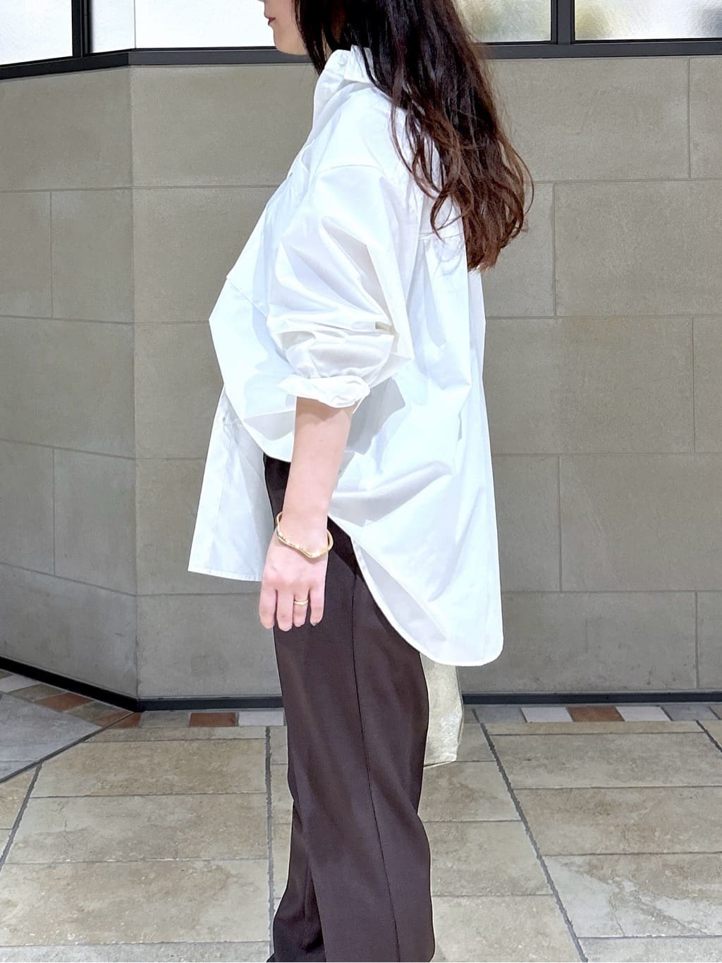 よねさんの「INDIVI｜Comfy SET UP｜イージーテーパードパンツ【セットアップ対応／通勤/カセット服】」を使ったコーディネート
