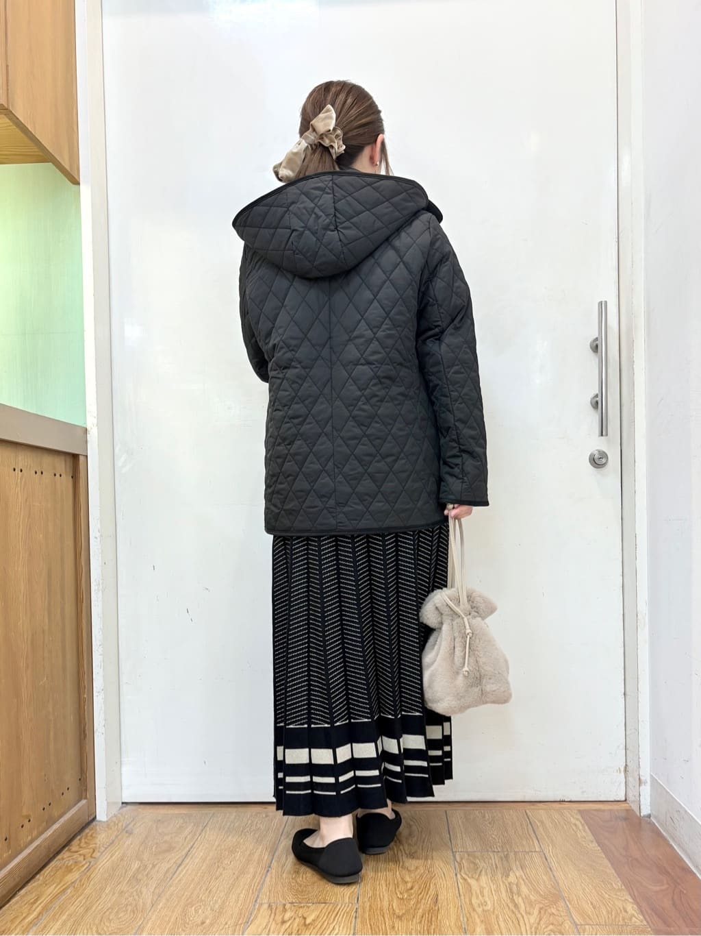 だいわさんの「SHOO･LA･RUE｜【絶妙なゆるピタ/洗濯機可】ちくちくしにくい リブハイネックやわらかニット」を使ったコーディネート