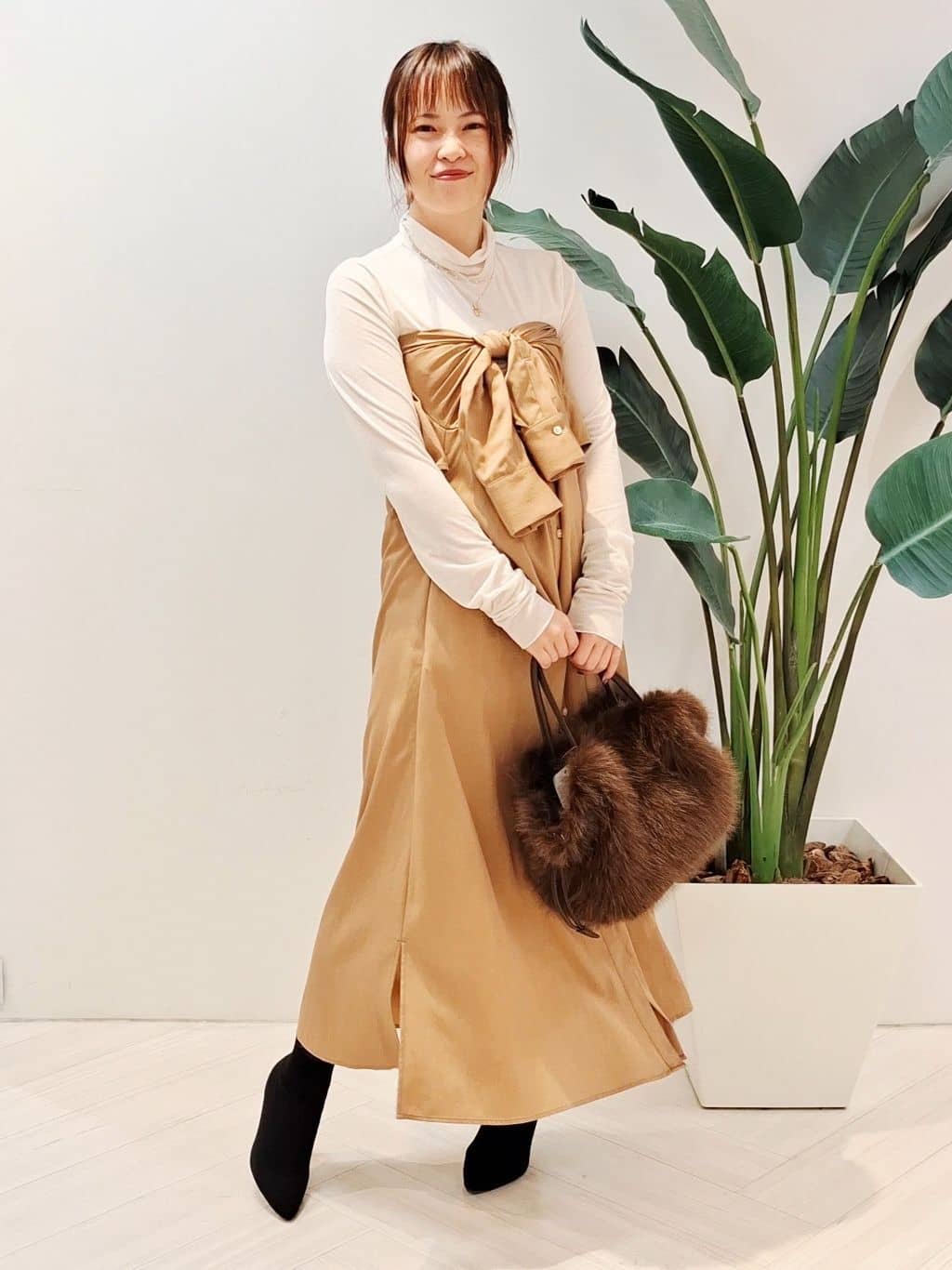 YuKaRiさんの「UNTITLED｜【ハイネック/レイヤード/重ね着におすすめ】トリコットベロア シアーインナー」を使ったコーディネート