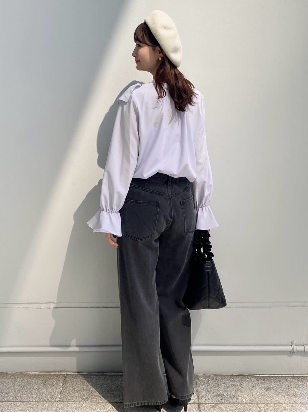 みさかさんの「index｜《丈が選べる》デニムバギーパンツ【洗濯機洗い可】」を使ったコーディネート