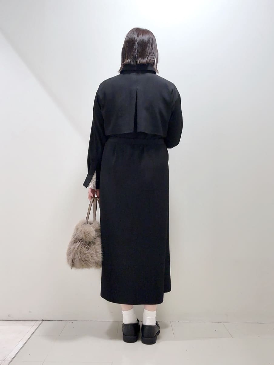 YUIさんの「UNTITLED｜【前開きボタン/ベルト付/羽織シャツ/】2WAYトレンチ風ワンピース」を使ったコーディネート
