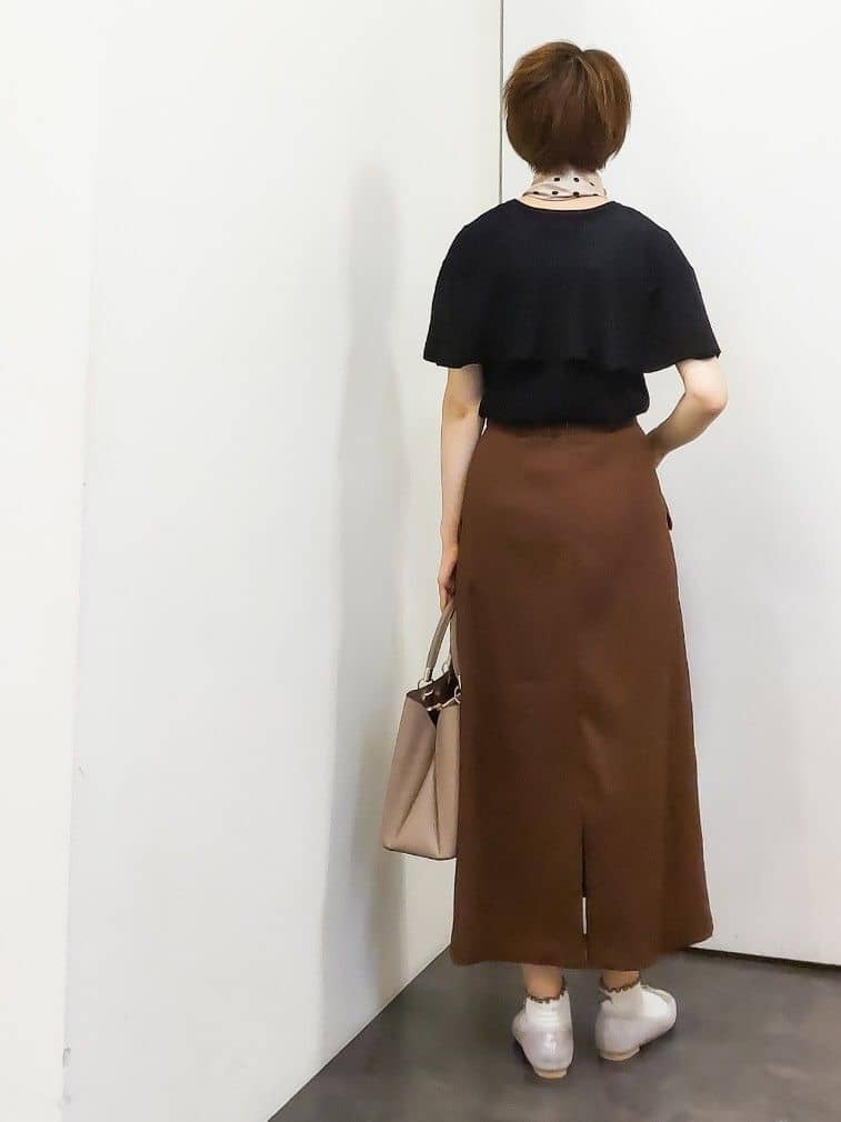 やまちゃんさんの「grove｜秋先取り　フラップポケットラップスカート」を使ったコーディネート