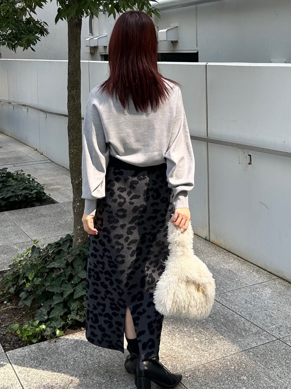 RINAさんの「OPAQUE.CLIP｜ラグランクルーネックニット／エクストラファインメリノウール【THEシリーズ／洗濯機OK】」を使ったコーディネート