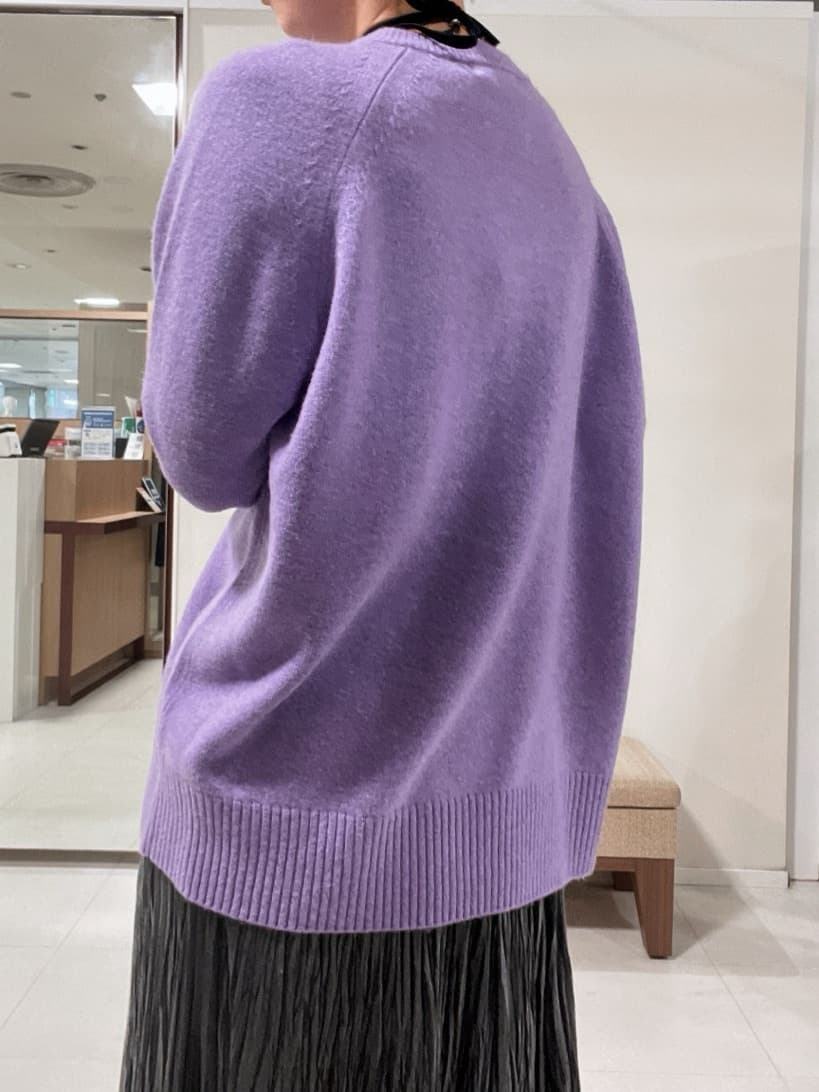 IWAMOさんの「UNTITLED｜【重ね着もおすすめ/洗える】ウールカシミヤ クルーネックニット」を使ったコーディネート