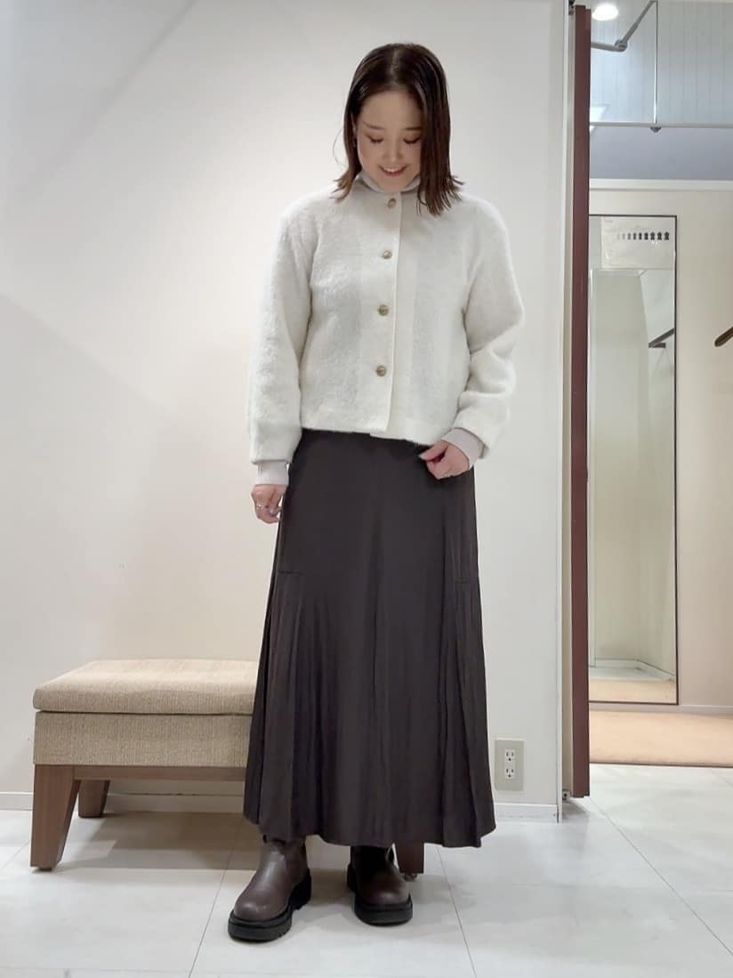 YUIさんの「UNTITLED｜【ジャケット風/メタルボタン】アルパカ混シャギーカーディガン」を使ったコーディネート