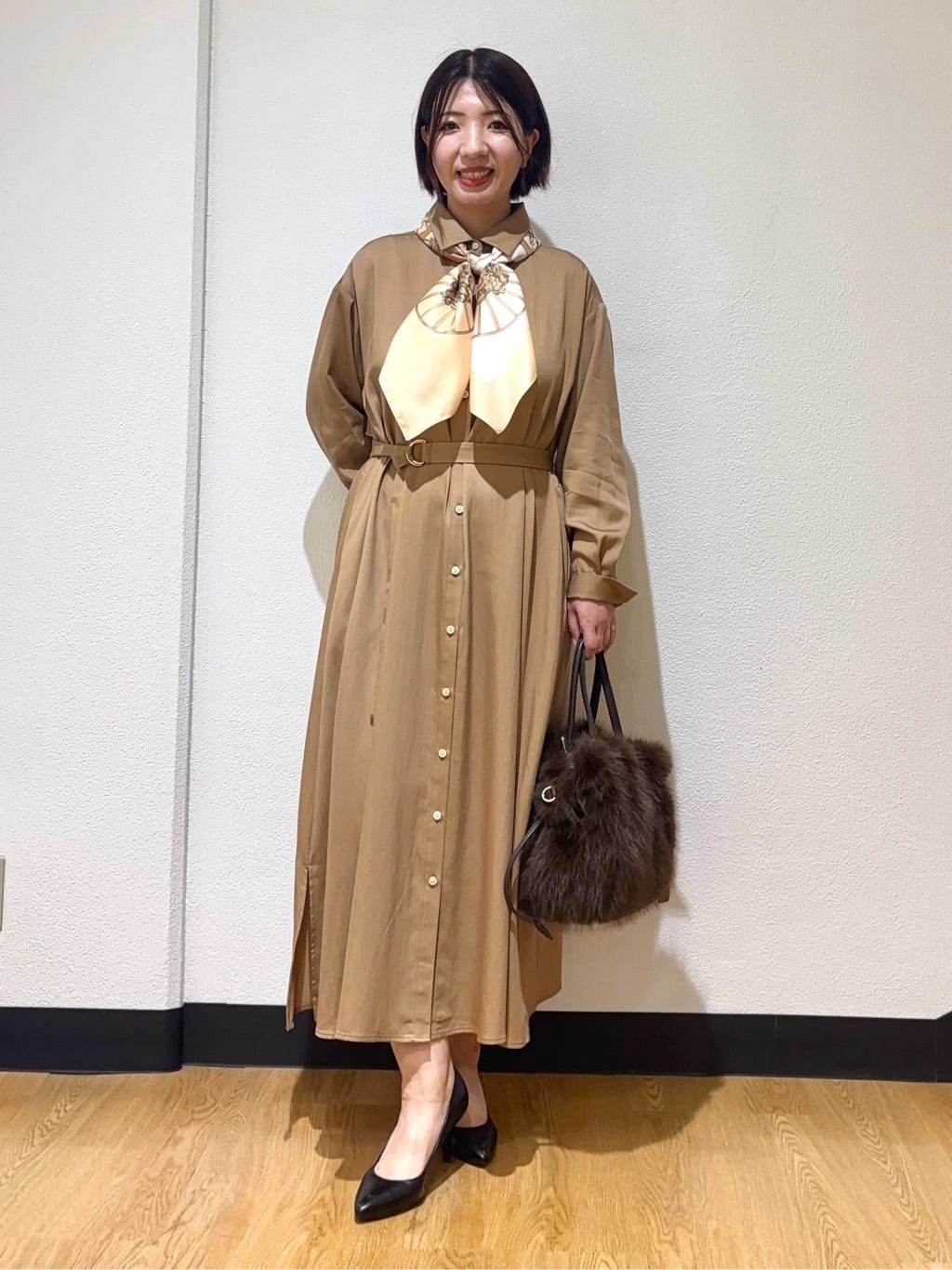 MIKIKOさんの「UNTITLED｜【前開きボタン/ベルト付/羽織シャツ/】2WAYトレンチ風ワンピース」を使ったコーディネート