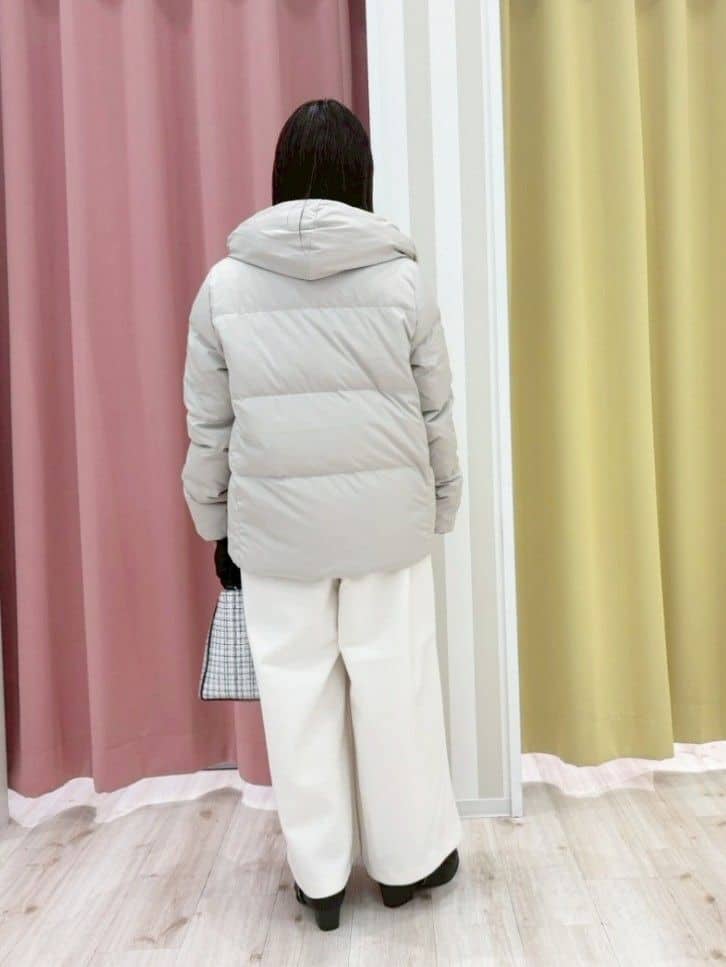 ゆーんさんの「SHOO･LA･RUE｜【撥水/洗える】ショートフーディーダウン」を使ったコーディネート