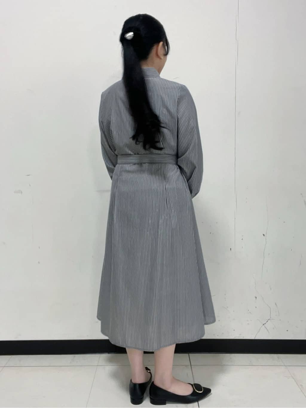 Hitomiさんの「index｜ラメストライプシャツワンピース【洗濯機OK／イージーアイロン】」を使ったコーディネート