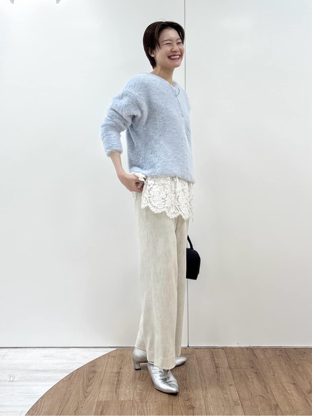 kanaeさんの「INDIVI｜【褒められパンツ／ウール混】ウォームウール ワイドパンツ」を使ったコーディネート