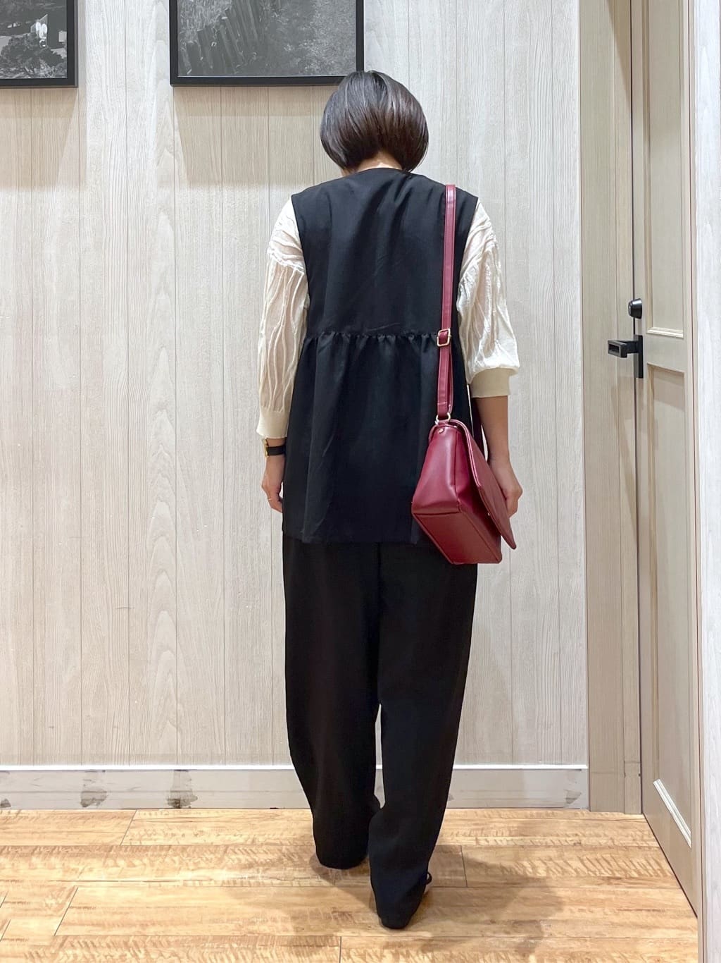 shirayuuuさんの「SHOO･LA･RUE｜【セットアップ可】さらりと軽やかに ダブルジップ麻調ジレ」を使ったコーディネート