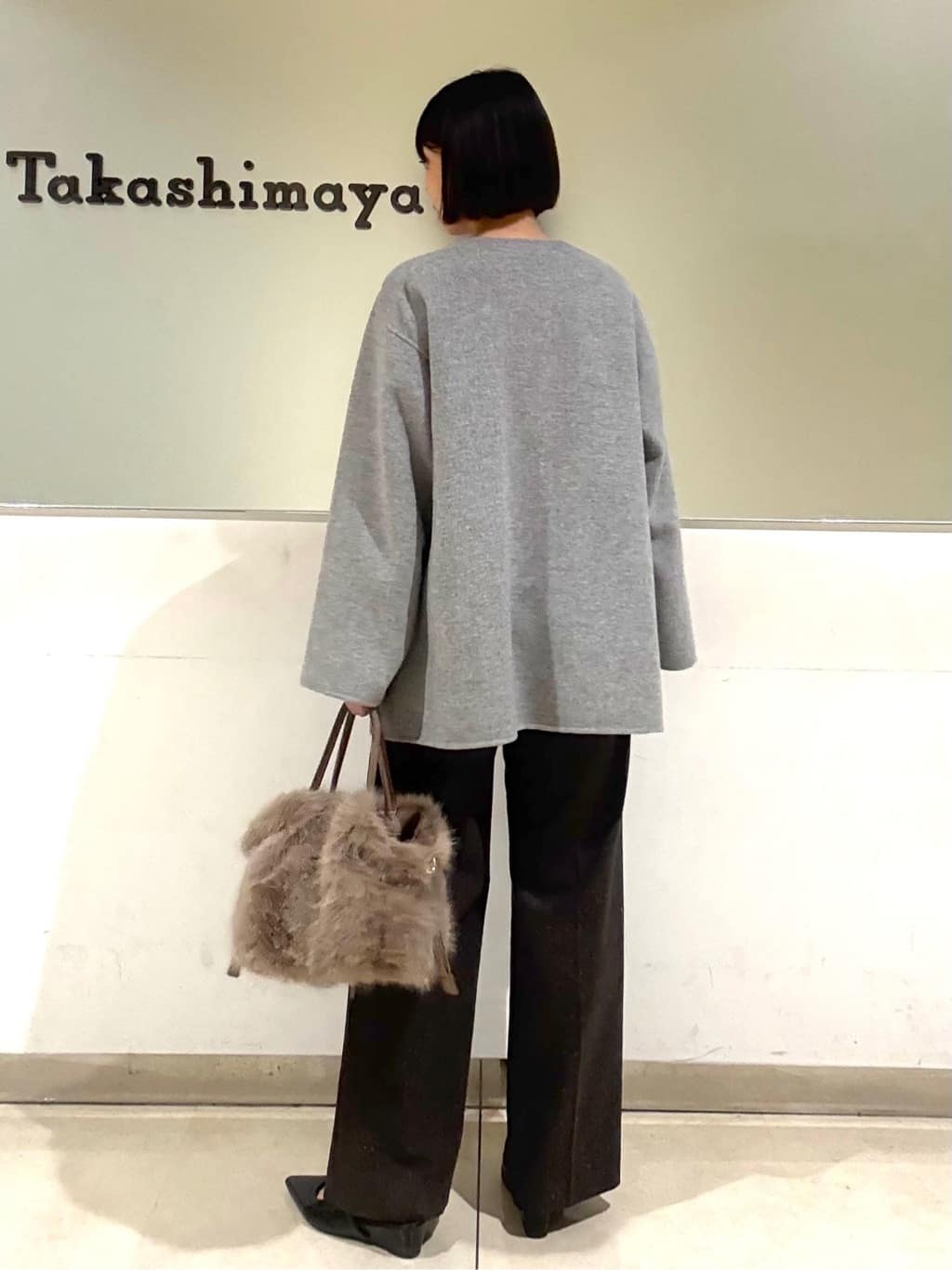 Itoさんの「UNTITLED｜【ワイド/後ろゴム/シーズンレス】シルクネップツイードパンツ」を使ったコーディネート