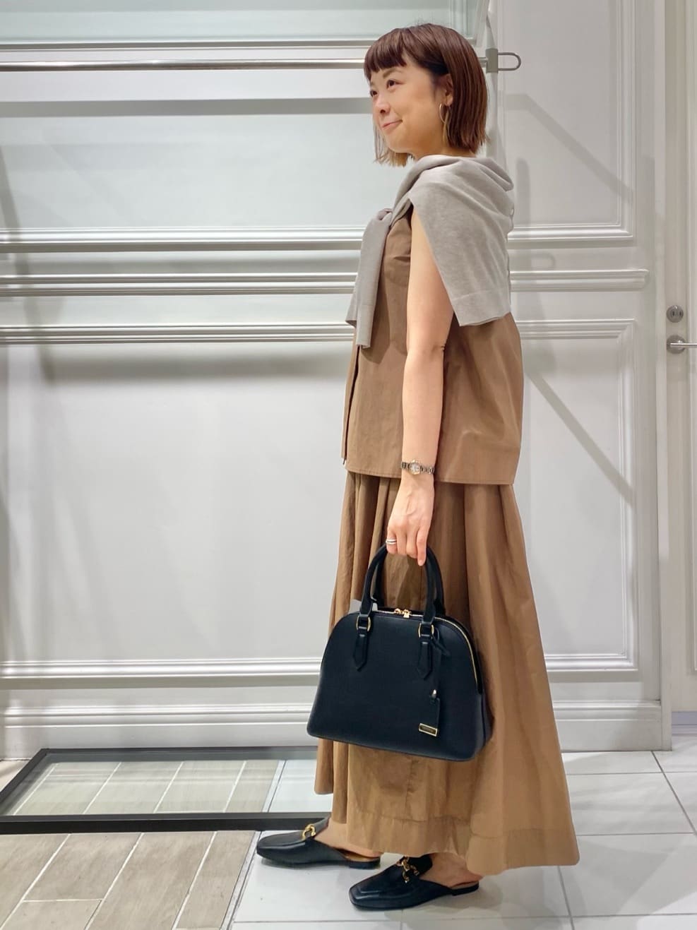 AKKOさんの「UNTITLED｜【2WAY/セットアップ可/ノースリーブ/前ボタン】ファブリカブラウス」を使ったコーディネート