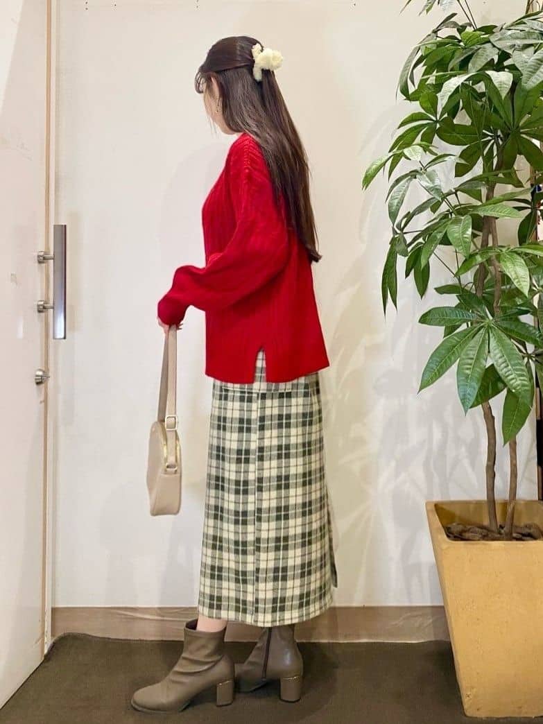 AYUMIさんの「SHOO･LA･RUE｜【洗濯機可／毛玉レス】シンプルケーブル柄ニット」を使ったコーディネート