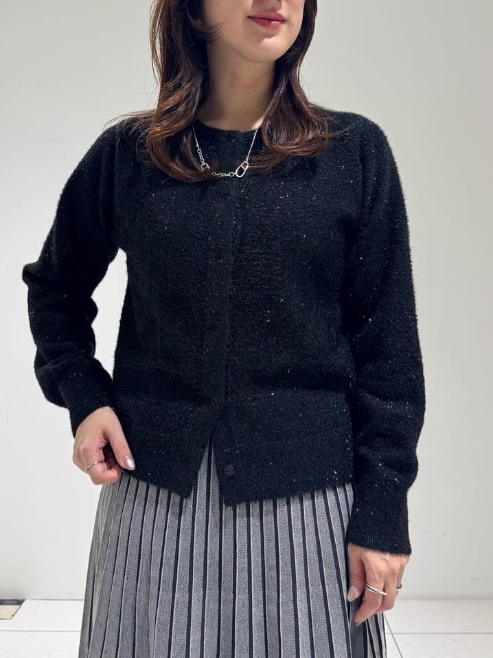 そんさんの「INDIVI｜【洗える】ラメニットカーディガン」を使ったコーディネート