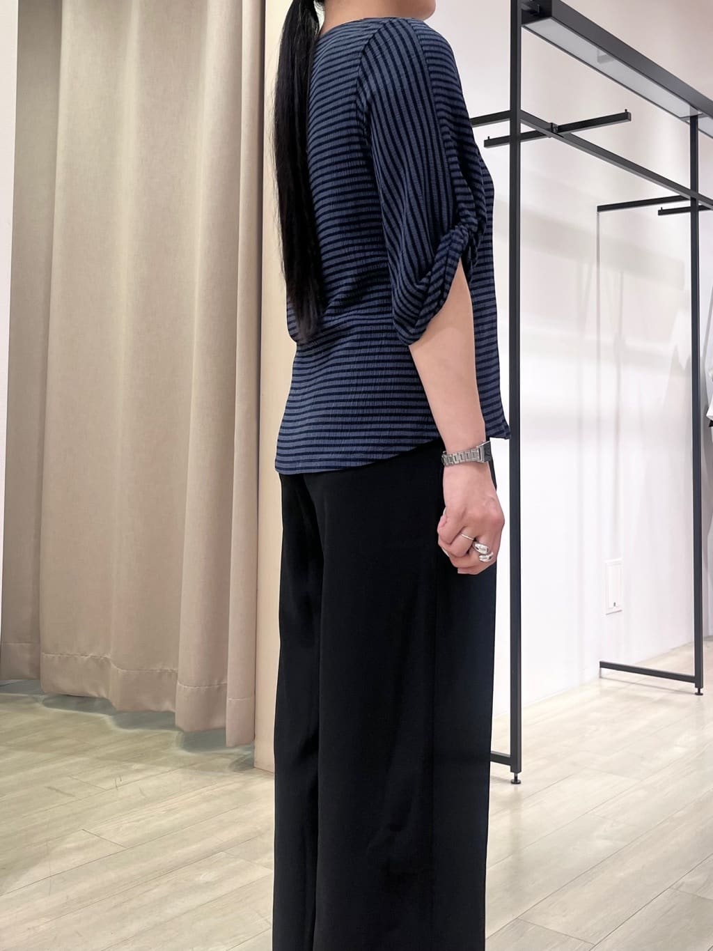 hasuさんの「INDIVI｜【UVケア／吸汗速乾】凹凸素材ねじり袖トップス」を使ったコーディネート