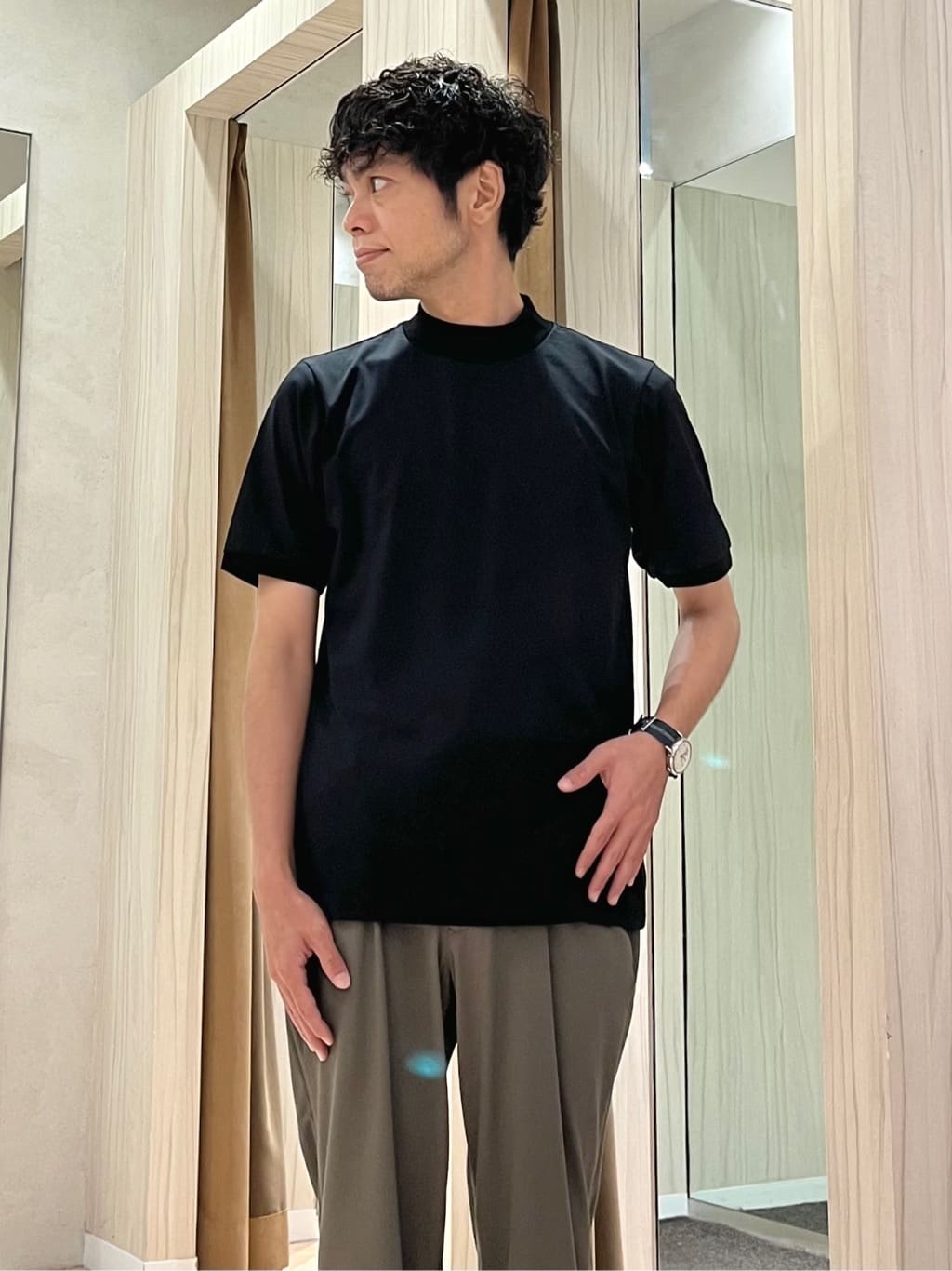 URAさんの「TAKEO KIKUCHI｜【3D ナイロン ストレッチ】ジップアップ フードブルゾン」を使ったコーディネート