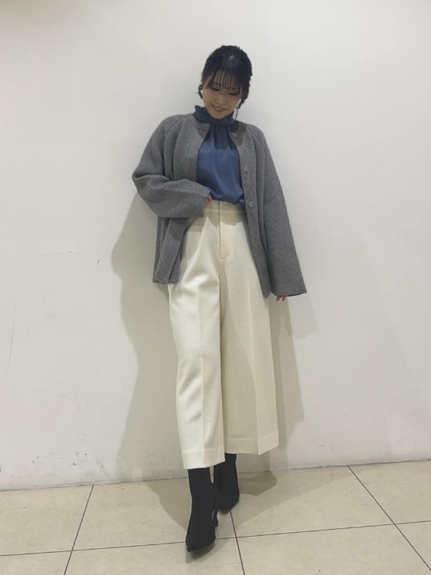 watanabeさんの「UNTITLED｜【エレガント/お仕事着にも】スタンドフリルネック ブラウス」を使ったコーディネート