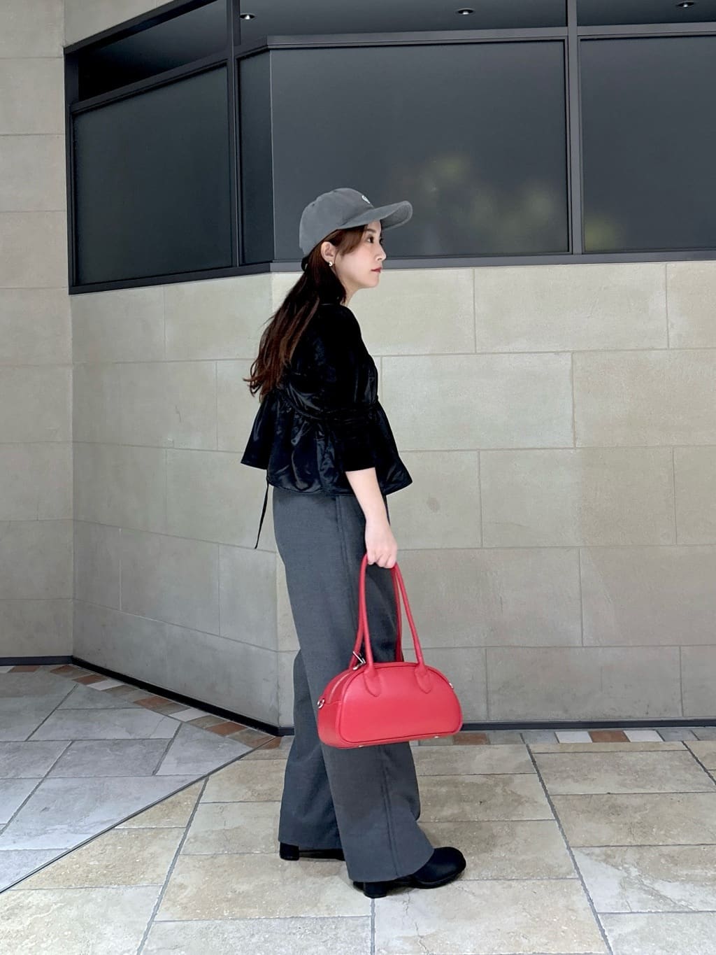 よねさんの「INDIVI｜◆Comfy SET UP｜イージーストレートスラックス【セットアップ対応／通勤／カセット服】」を使ったコーディネート