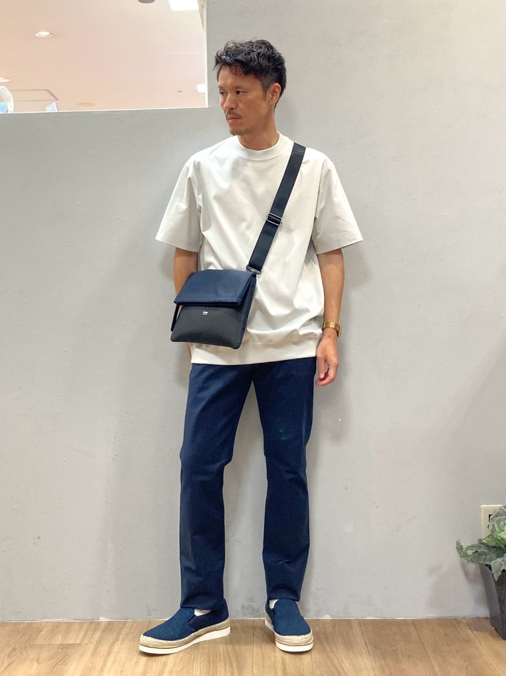シュンさんの「TAKEO KIKUCHI｜【抗菌防臭／5サイズ展開】ハイゲージポンチ Tシャツ」を使ったコーディネート