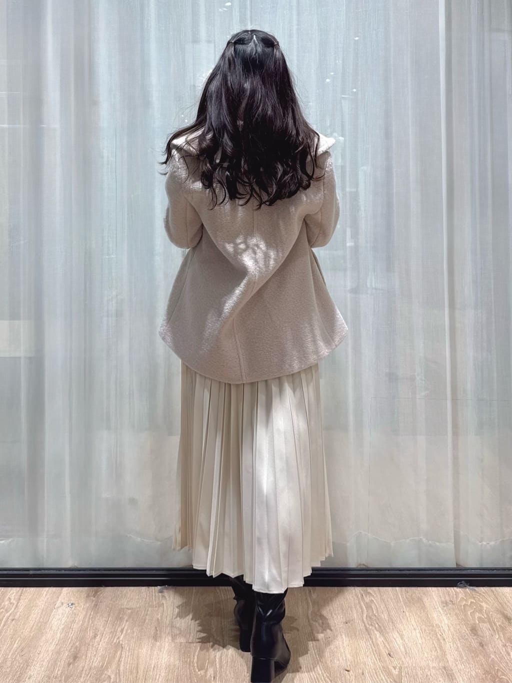 ぞうげさんの「OPAQUE.CLIP｜ブークレミドルコート【洗える】」を使ったコーディネート