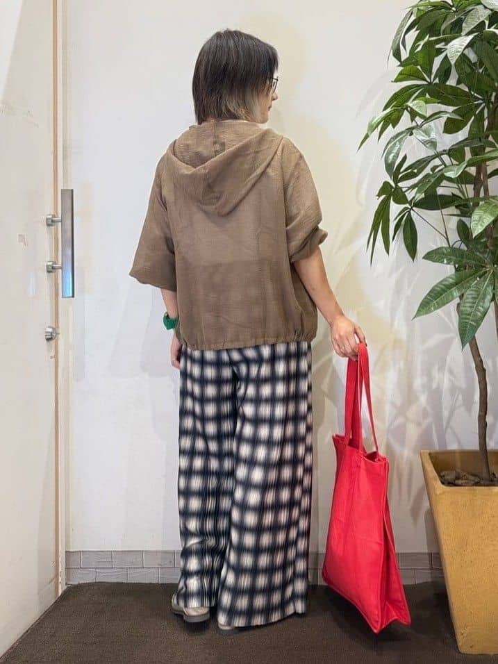 misakiさんの「SHOO･LA･RUE｜【S-LL】柔らかシアーでこなれるフーディブルゾン」を使ったコーディネート