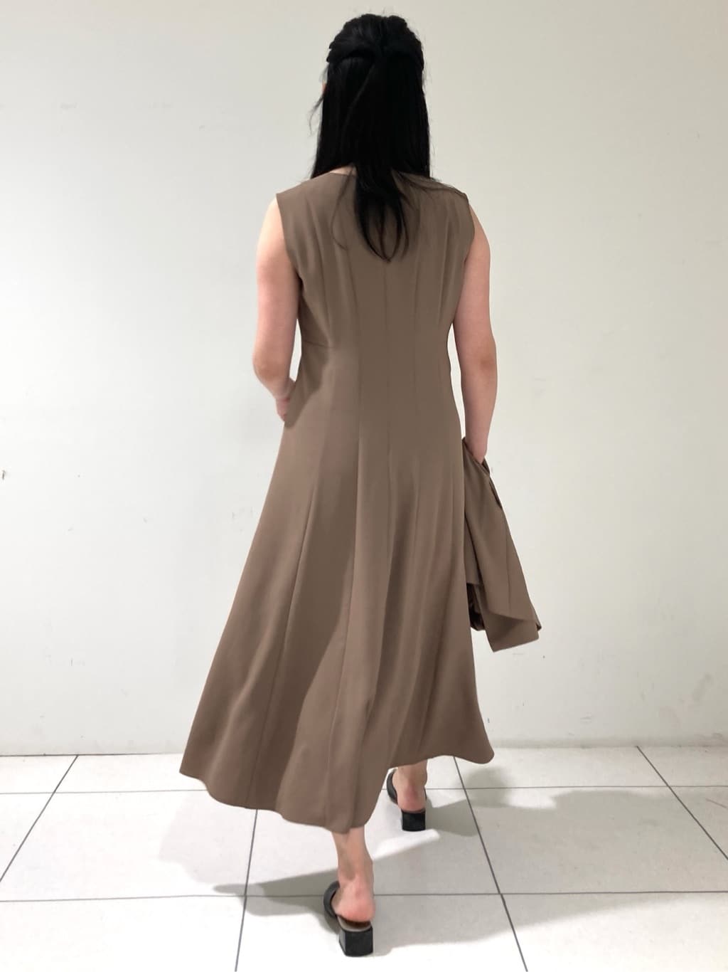momokoさんの「INDIVI｜【軽く羽織れる！】ダブルジャケット」を使ったコーディネート