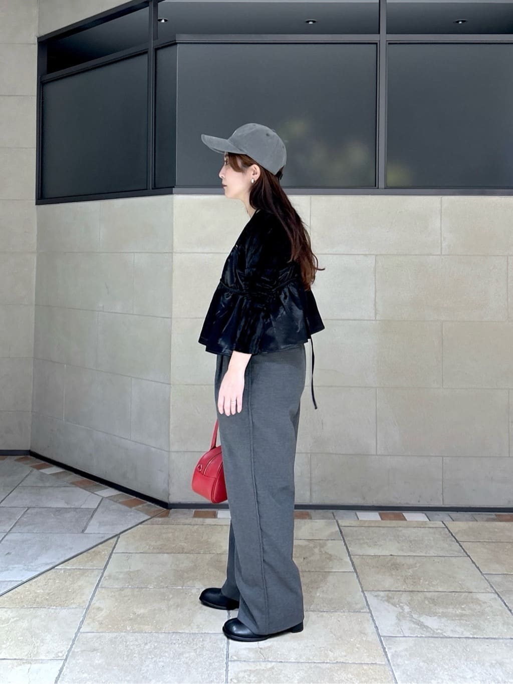 よねさんの「INDIVI｜◆Comfy SET UP｜イージーストレートスラックス【セットアップ対応／通勤／カセット服】」を使ったコーディネート